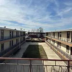 B\'More Inn Motel